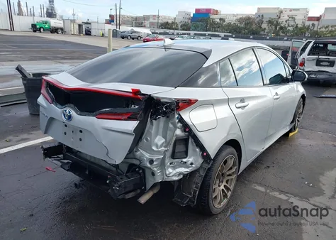 2018 Toyota Prius Prime Premium из США, поврежденный, VIN JTDKARFP4J3076156